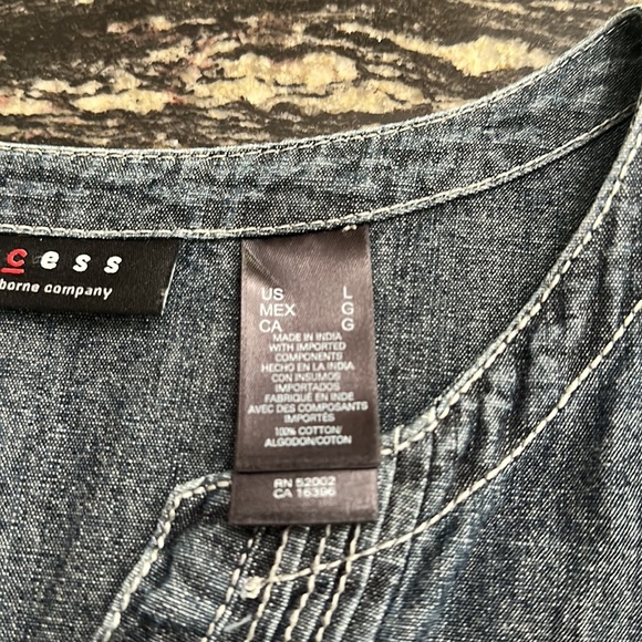 Access cap sleeve denim top with white topstitching - Picture 4 of 5